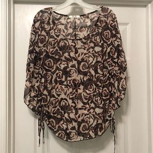 New rumors botique top . Size xs/s